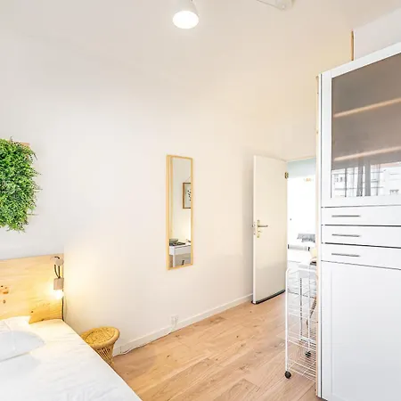 Penzion Goa Square By Lisbon With Sintra - Shared Bathrooms *