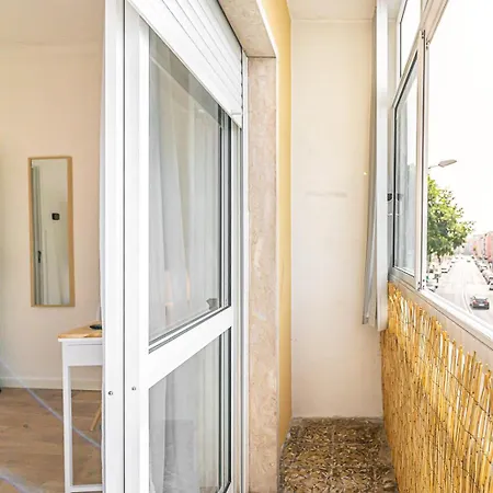 Goa Square By Lisbon With Sintra - Shared Bathrooms * 阿马多拉