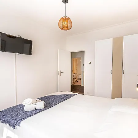 Pensionat Goa Square By Lisbon With Sintra - Shared Bathrooms Amadora