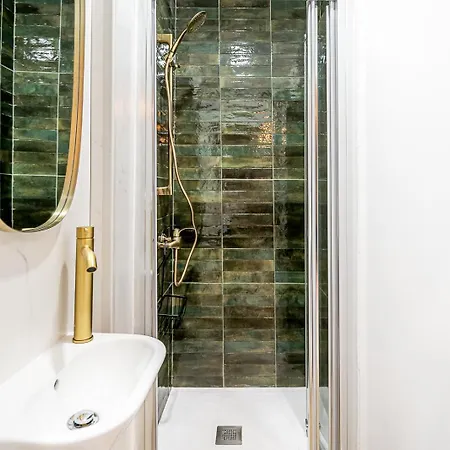 Goa Square By Lisbon With Sintra - Shared Bathrooms *