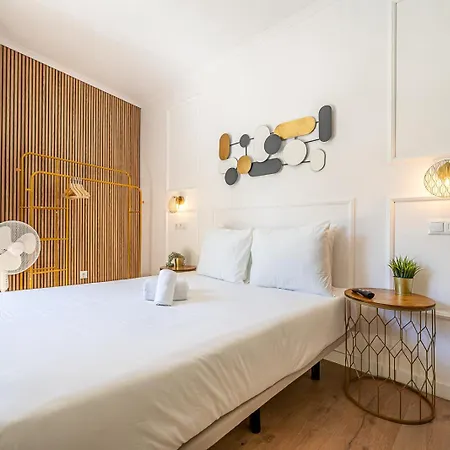Goa Square By Lisbon With Sintra - Shared Bathrooms * 阿马多拉