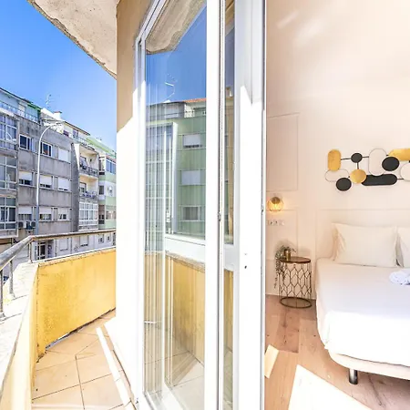 Goa Square By Lisbon With Sintra - Shared Bathrooms * 阿马多拉