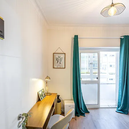 Goa Square By Lisbon With Sintra - Shared Bathrooms Pensionat
